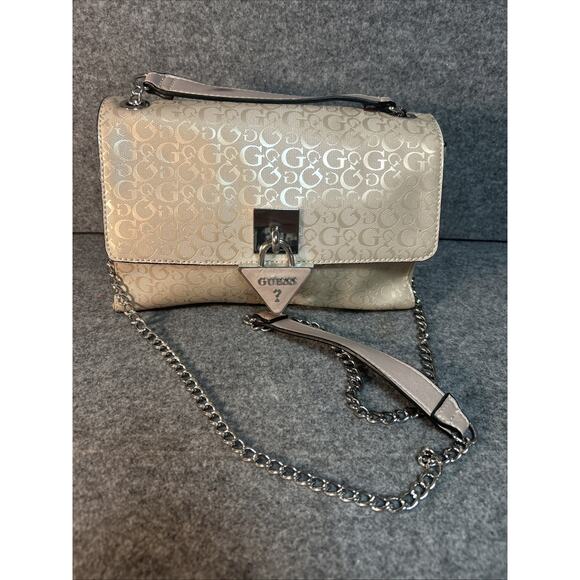 Guess Quilted Crossbody Purse Magnetic Snap Close Chain Straps Logo Padlock READ - Picture 1 of 16